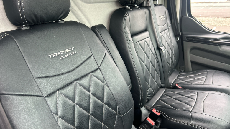 Ford Transit Custom 320 L2 Diesel Fwd 2.0 EcoBlue 130ps Low Roof Limited Van